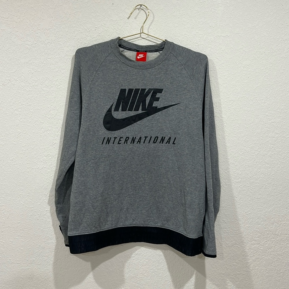 Nike International Sweater from Nike HQ